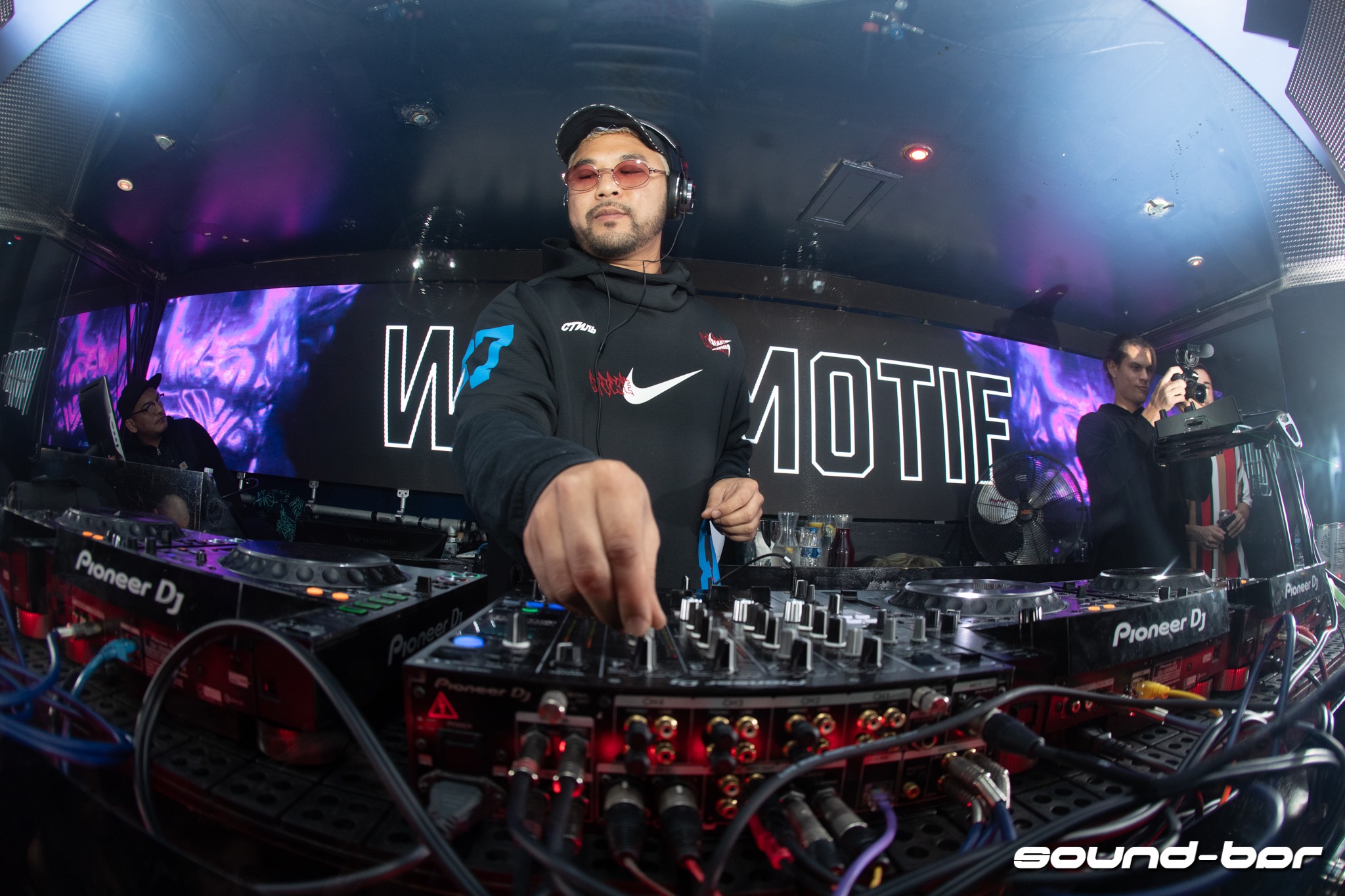 WAX MOTIF